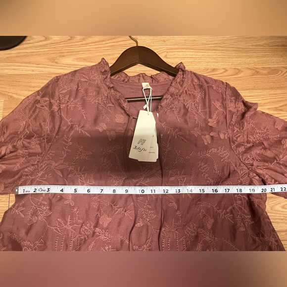 Ailefei Beautiful Silk Pink Dress - Picture 4 of 7